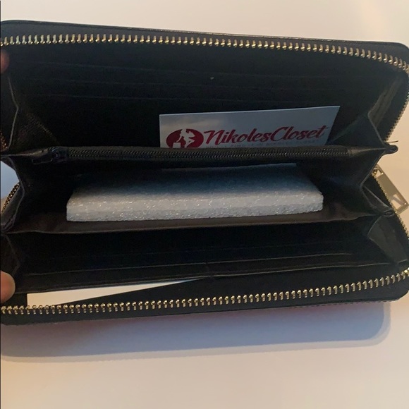 Crystal Red Wallet - Picture 3 of 3